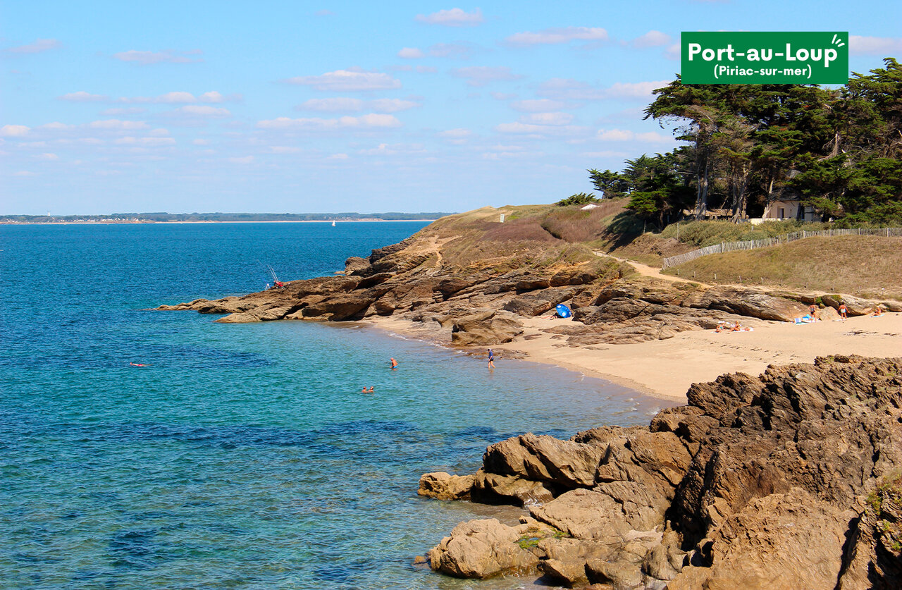 Playa rocosa de Port-au-Loup en Piriac-sur-mer, Loira Atl�ntico.