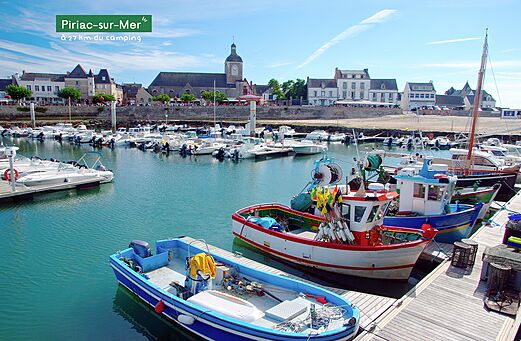 Puerto pesquero y deportivo de Piriac-sur-Mer, encantadora ciudad costera en Loira Atlántico.