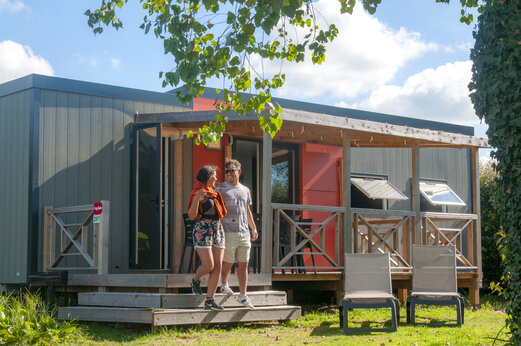Mobil-home moderno con terraza en CAPFUN Vikings en Saint Jean de la Rivi�re.