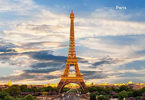 Icónica Torre Eiffel al atardecer en París, Francia.