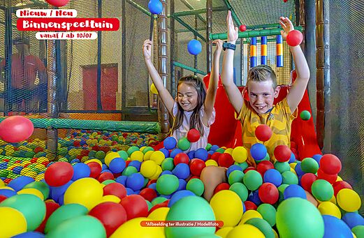 Piscina de bolas y zona de juegos interior CAPFUN Vlinderloo en Enschede.