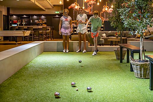 Cancha de petanca interior para ni�os en el camping CAPFUN het Winkel en Winterswijk.