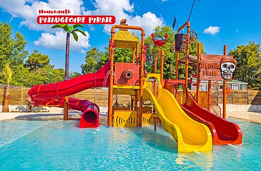 Piscina pirata, toboganes acu�ticos en CAPFUN Zagarella, LONGEVILLE SUR MER.
